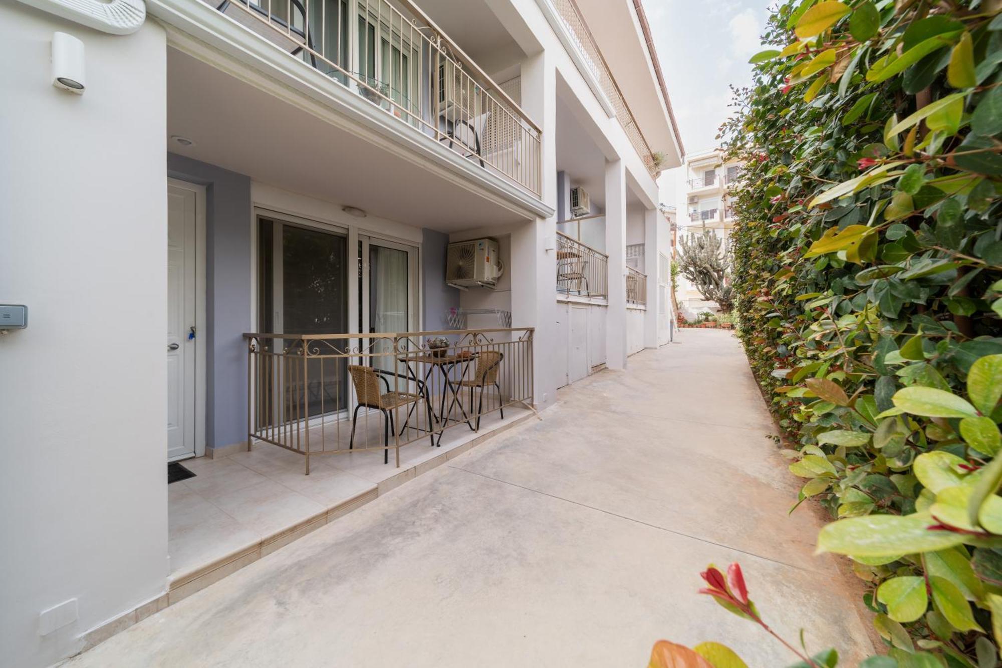 Cactus - Blooming Garden Apartments Kalamata Exteriör bild